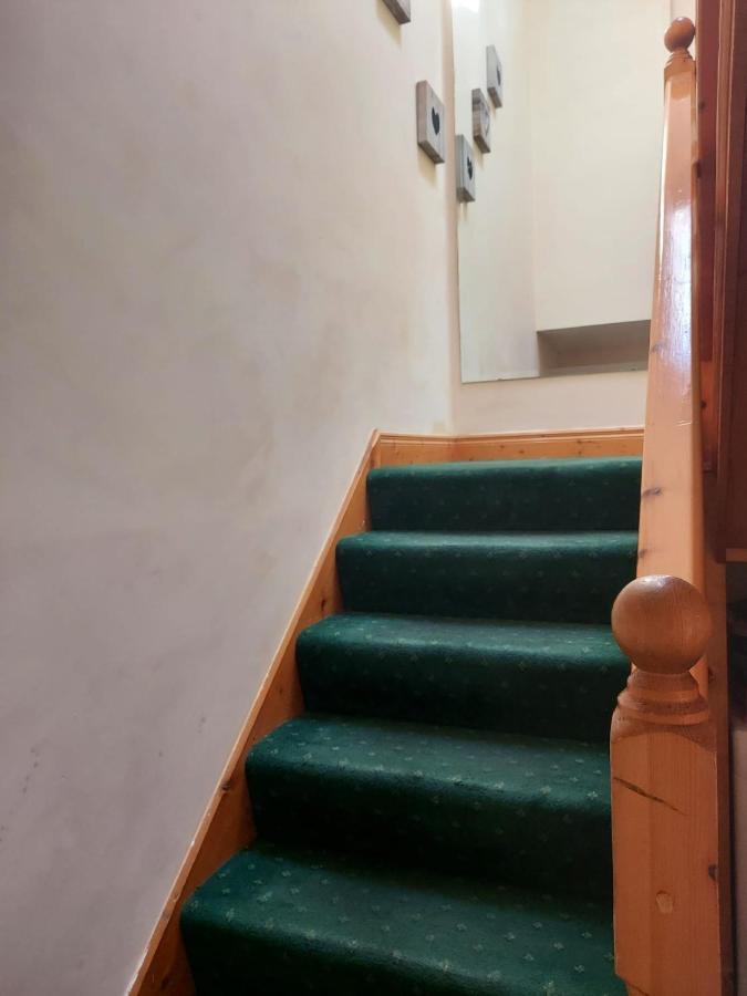 Edwards Cosy B&B Голвей Екстер'єр фото